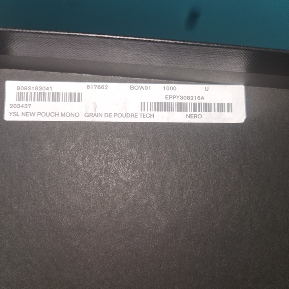 AUTHENTIC SAINT LAURENT QUILTED FLAP WRISTLET - Picture 9 of 16